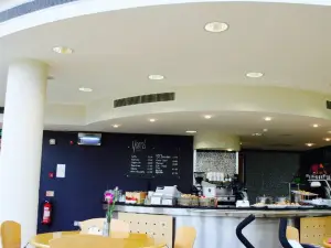 Yarns Bistro