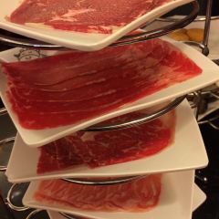 小蒙牛頂級麻辣養生鍋 家樂福斗六店 User Photo