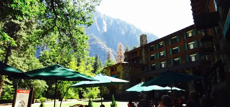 Majestic Yosemite Hotel Bar