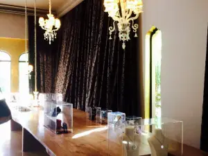 Le Namaskar Restaurant