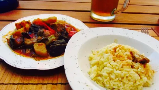 Fisi Restaurant - Traditional Food