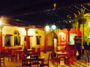 La Fuente Cafe & Restaurante