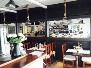 La Casita Bar Grill