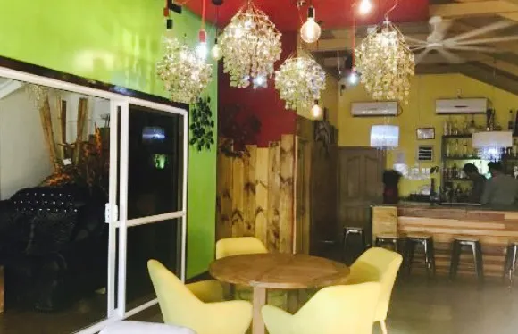 The Edge Cocktail Lounge