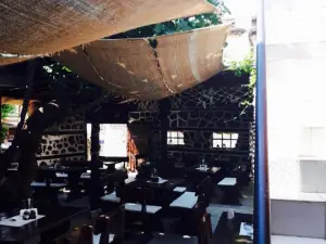 Akropol Restaurant