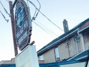 Lantzville Village Pub