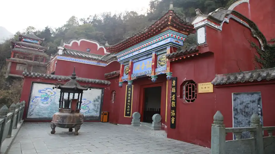 Các khách sạn gần Guanyin Cave