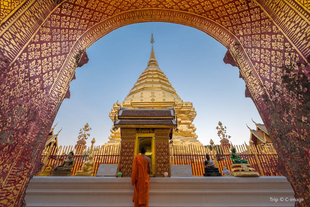 Day 1 Morning: Wat Phra That Doi Suthep