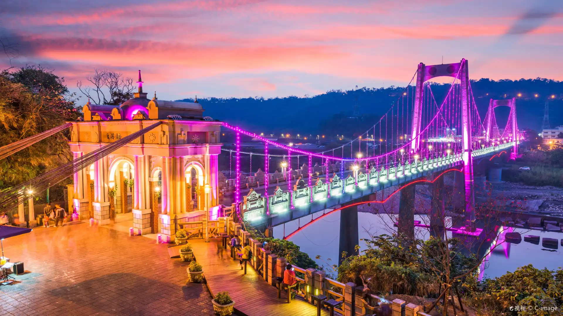 Hotels near Daxi Ancient Town