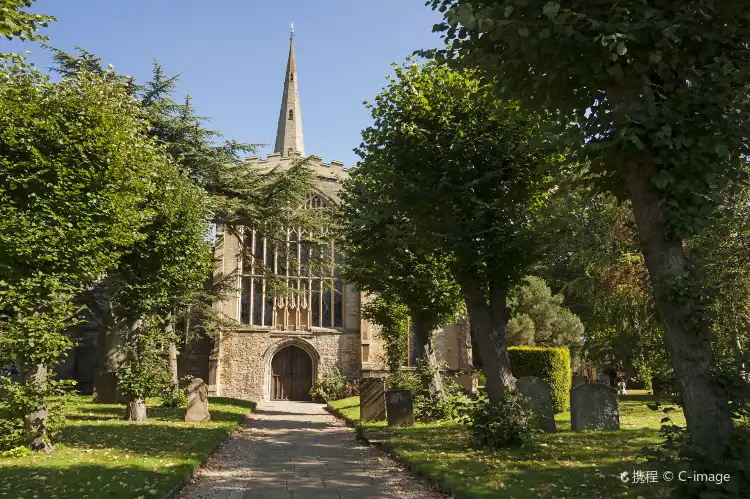 Hotels near Holy Trinity Church