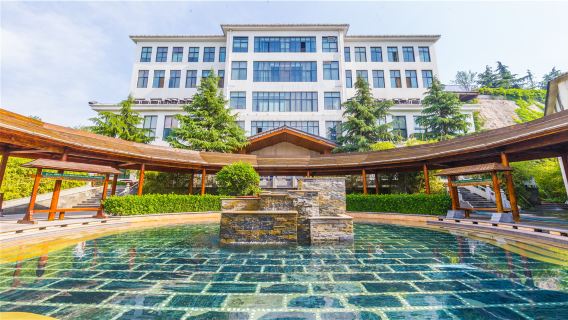 Fengxiang Hot Spring