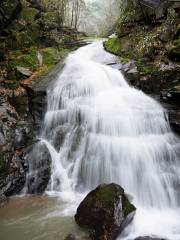 Hidden Dragon Waterfall