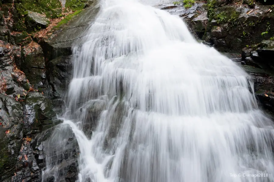 Hidden Dragon Waterfall