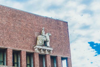 Louise Restaurant & Bar