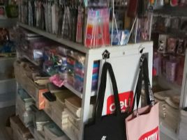 六小文具店