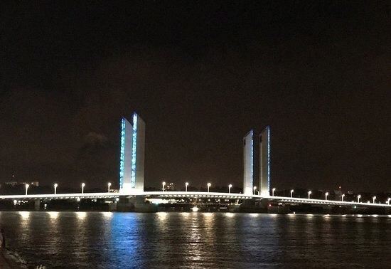Jacques Chaban-Delmas Bridge