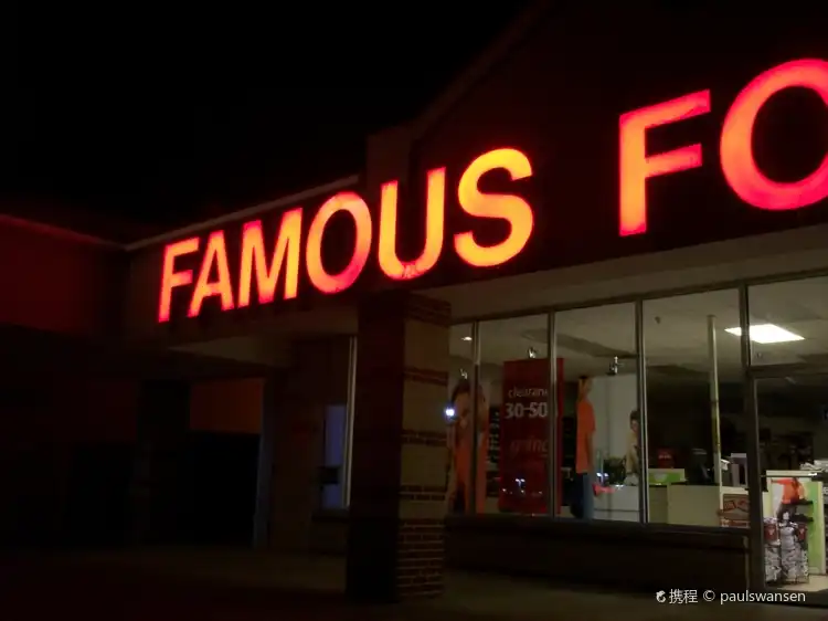 Hotels near Famous Footwear