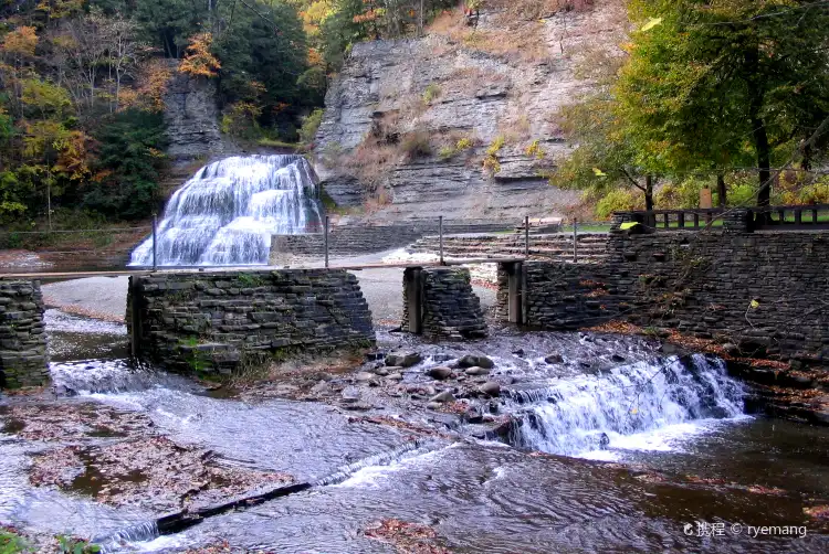 Hotels in Rocky Fork Township