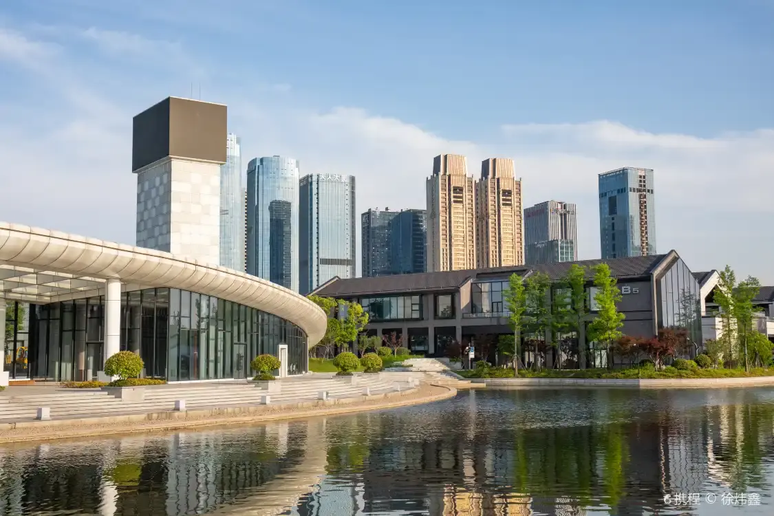 Hotels near Qianjiangshiji Park