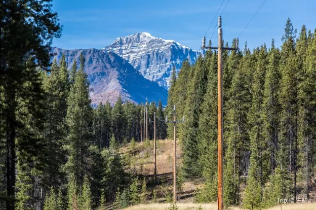 Enjoy a Great Hike in Banff Johnston Canyon