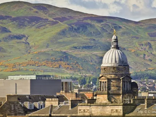 16 Awesome Things to Do in Edinburgh Scotland