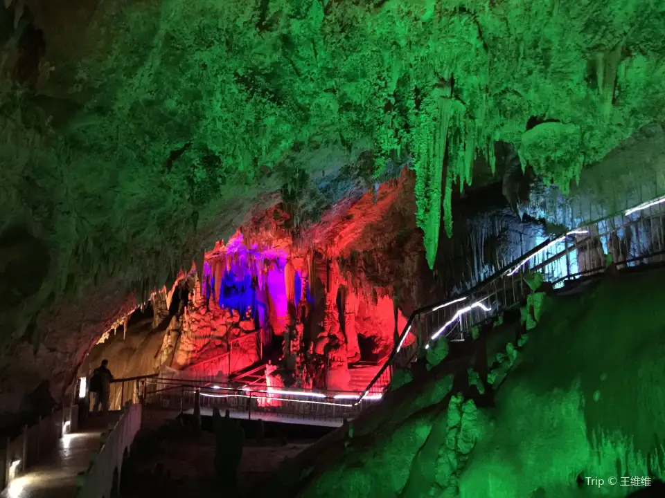 3_Shihua Cave