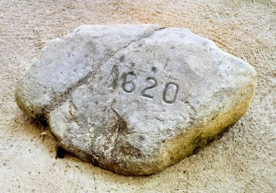 Плимутский камень