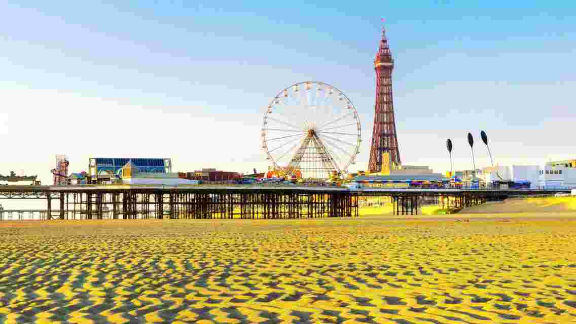 Blackpool Pleasure Beach + Sandcastle Waterpark + Sea Life Blackpool one-day tour