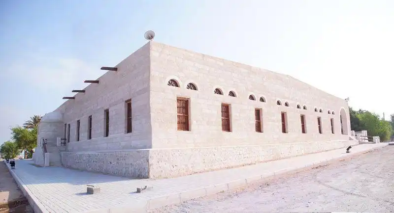 Hotels near Sheikh Mohammed Bin Salim Al Qasimi Mosque