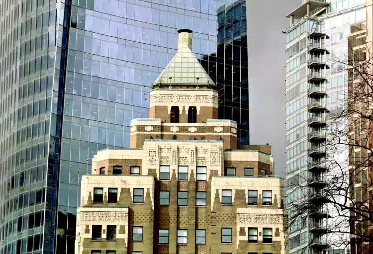 Các khách sạn gần Marine Building