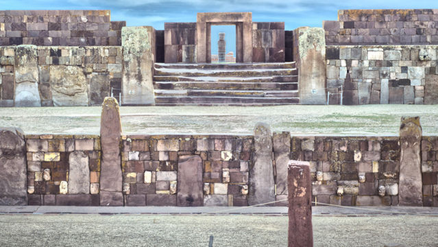 Templete semisubterráneo