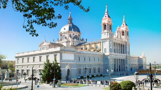 Catedral de Sta Maria la Real de la Almudena