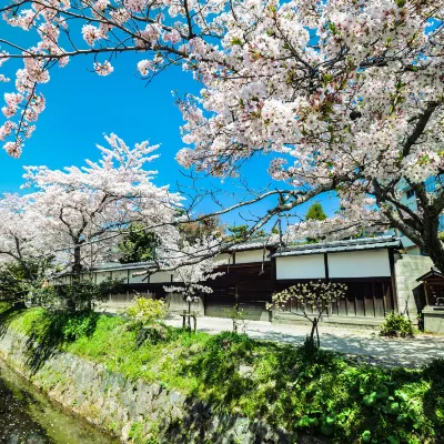 男山山上駅周辺のホテル