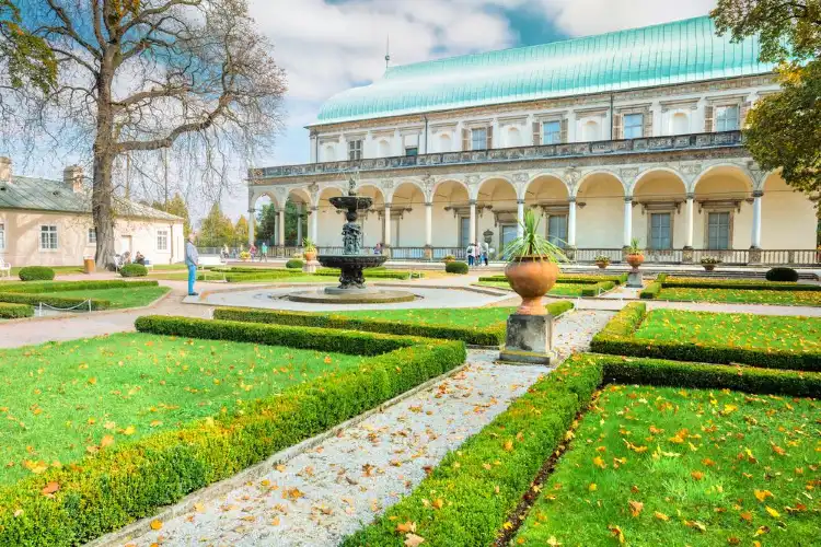 Hotels near The Royal Garden