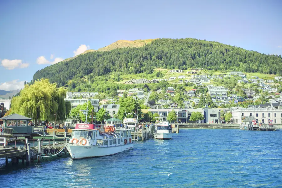 Lake Wakatipu Sightseeing Tour