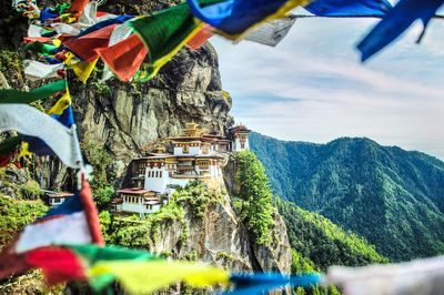 Paro Taktsang སྤ་རོ་སྟག་ཚང་།
