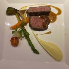 The V Modern Bistro 여행 사진
