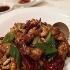 ZI YAT HEEN User Photo