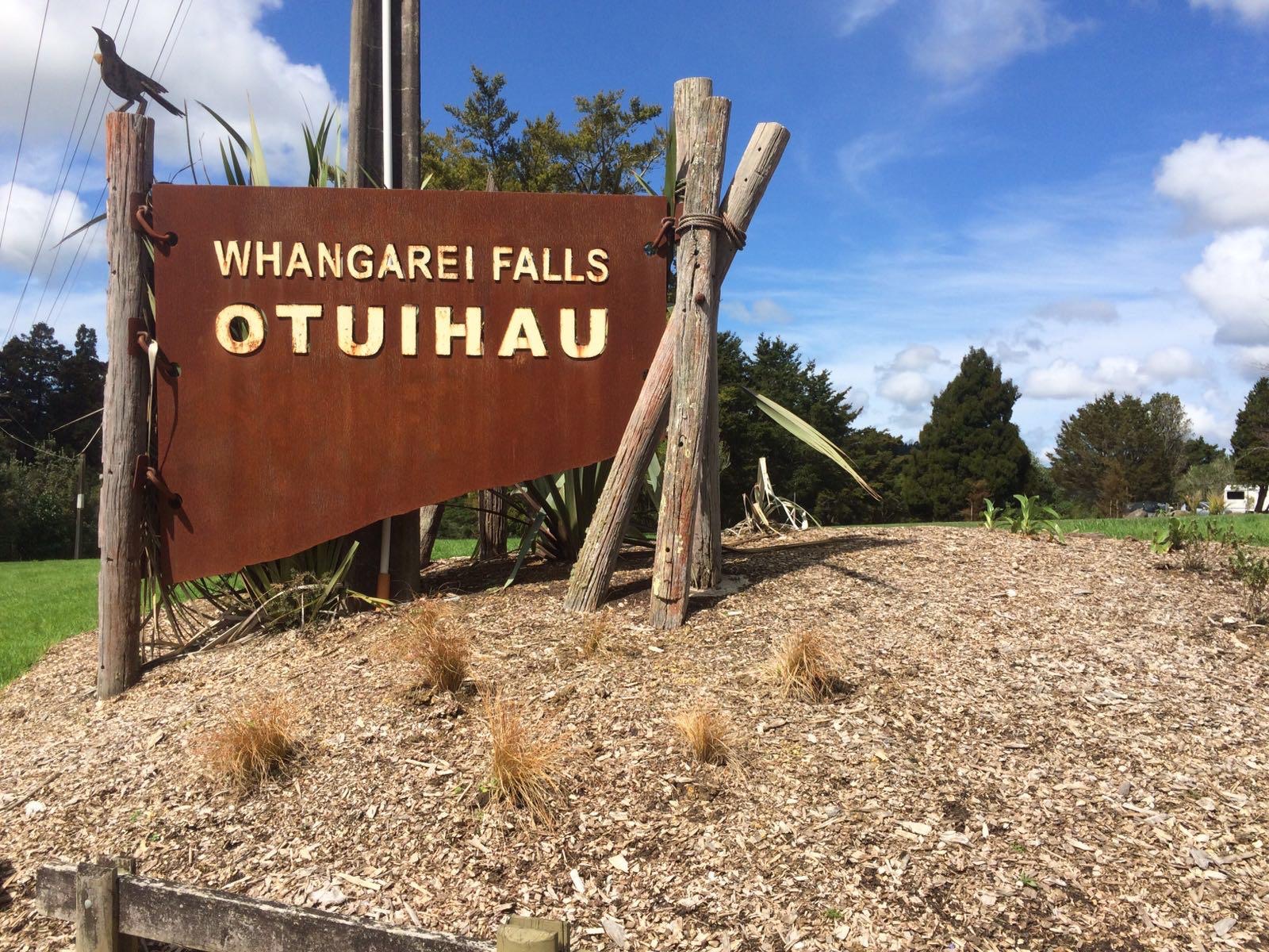 I did almost no research when coming to this place - It was soooo beautifull! I‘ve been recommended comming here and I‘m glad I did. The waterfall was just breathaking and definitely a highlight!