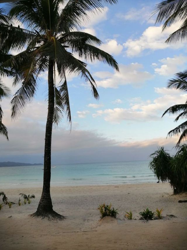 Manoc-Manoc Beach