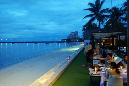 Oceanside beach club & restaurant