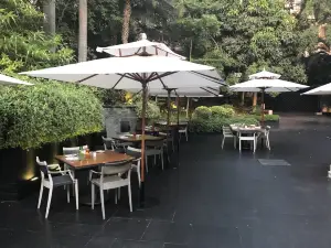 Citrus at the Leela Palace Bangalore