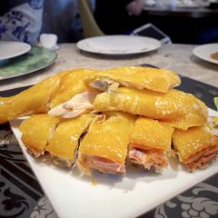 Ying Jee Club User Photo