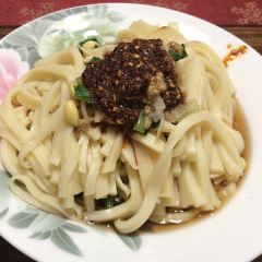 JIANG BIAN YU JIA User Photo