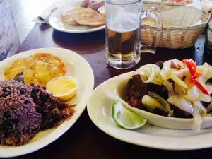 El Rinconcito Latino Cafe