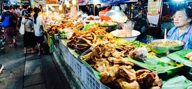 Chiang Mai Gate Food Market