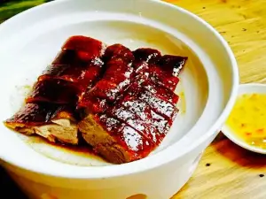小鹅皇港式餐厅(新抚万达店)