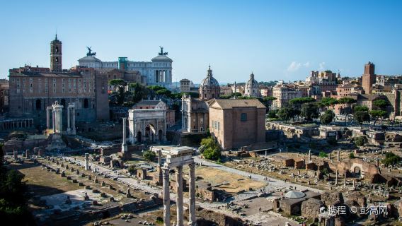 Colosseum + Roman Forum + Palatine Hill Guided Tour in Rome, Italy