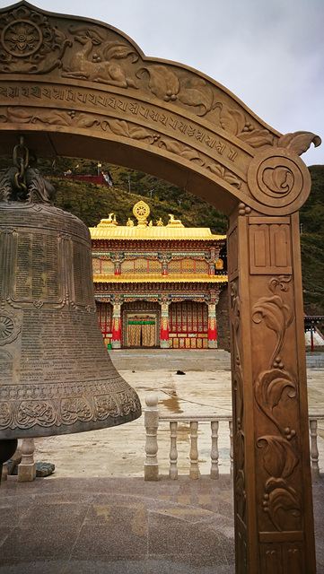 白玉達唐寺
