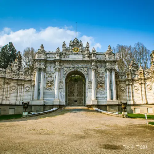 Dolmabahçe Sarayı